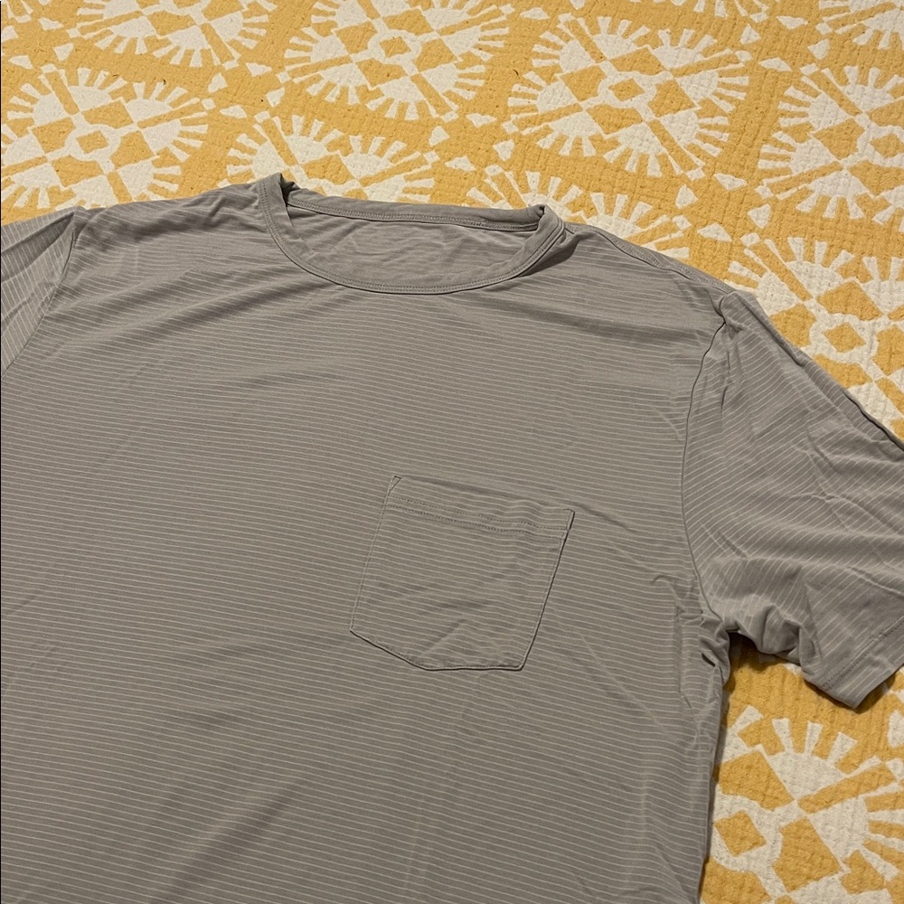 Vuori Light Gray Men's Short Sleeve Tee